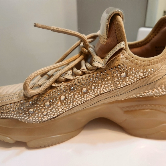 Steve Madden Maxima tennis shoe. Make me an offer - Picture 5 of 10